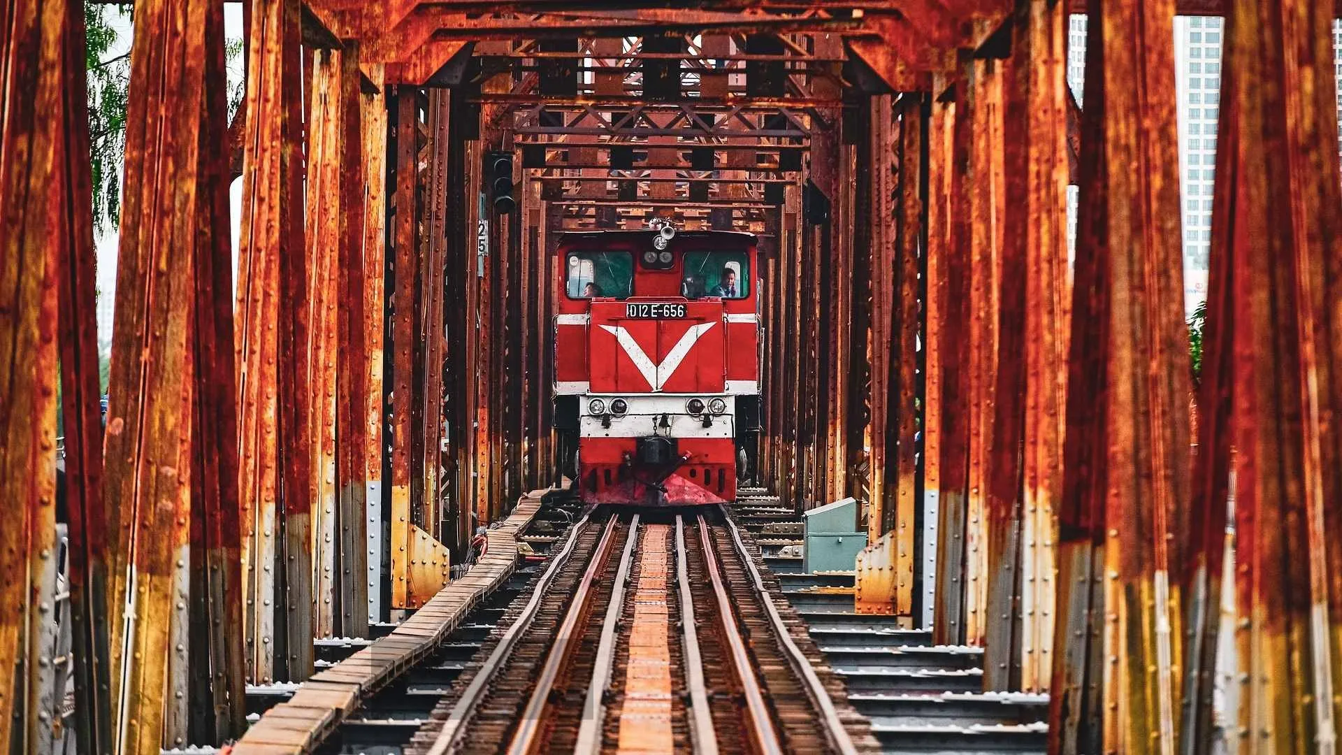 Live Train Cameras Worldwide | EarthLive.TV