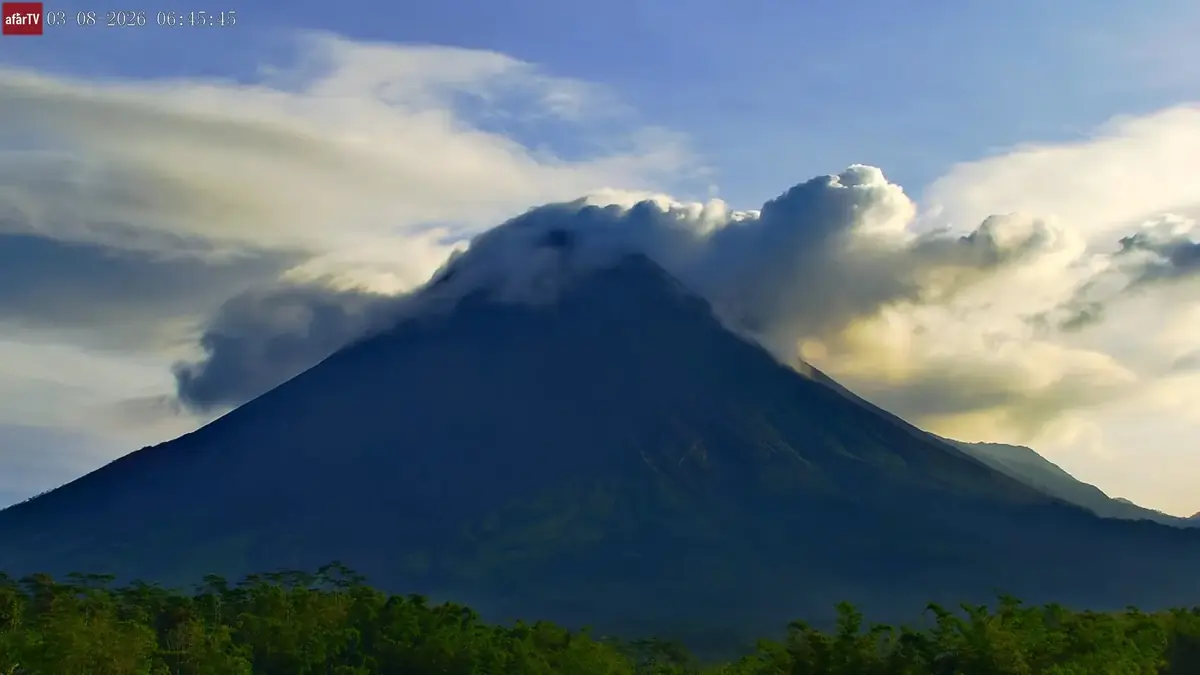 Mount Merapi Volcano Live Camera - Central Java, Indonesia