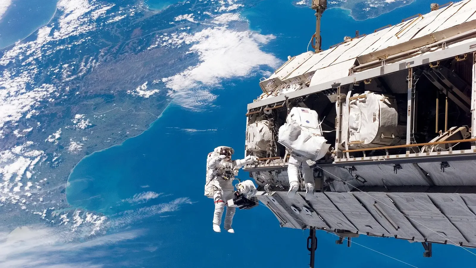 The ISS Is Dying: Watch Its Final Years Live